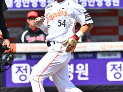 신인선수들 개막전 데뷔에 팬들 관심 집중