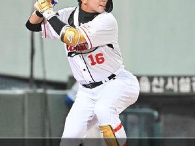 울산 웨일즈 창단 첫 승에 감격한 팬들
