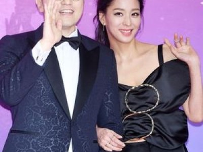 한고은 부부 청담동 거실에서 고기구워 술 마시는 근황