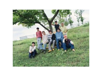 아홉(AHOF) 컴백하자마자 온라인 오프라인 동시 흥행