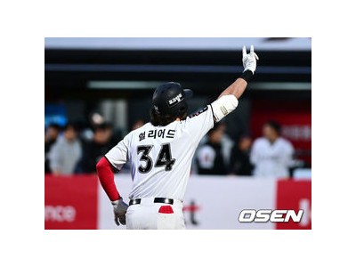 샘 힐리어드 KT 데뷔전에서 맹활약하며 팬들 환호