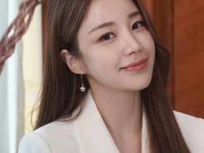 윤진이 유튜브 재개에 팬들 기대감 높아져